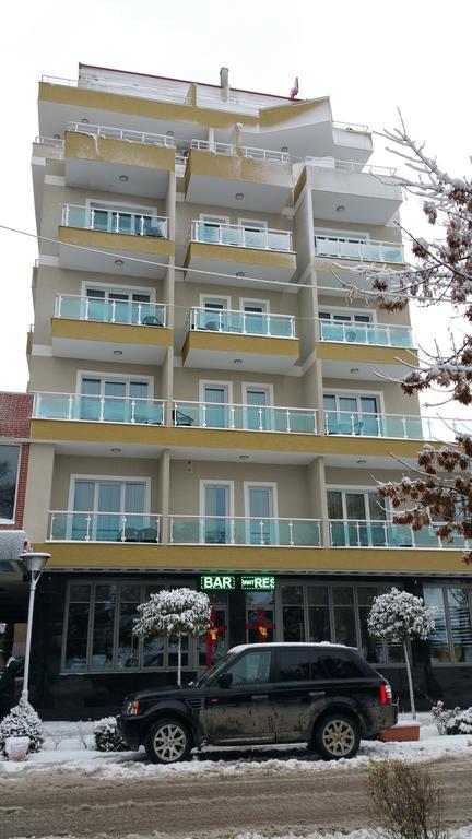 Hotel Pogradeci Exteriör bild