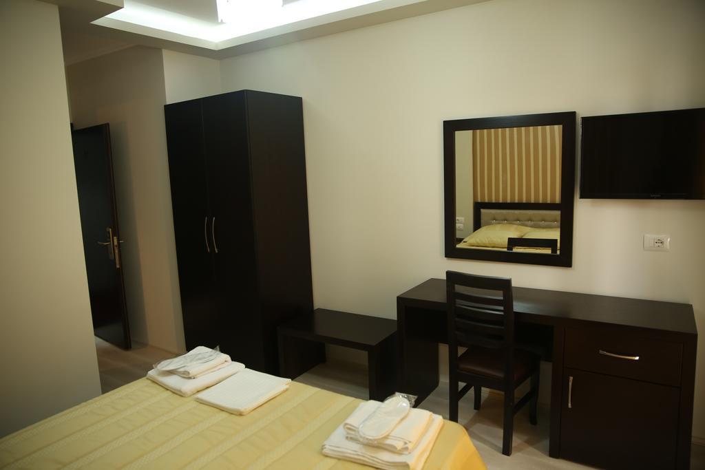 Hotel Pogradeci Rum bild