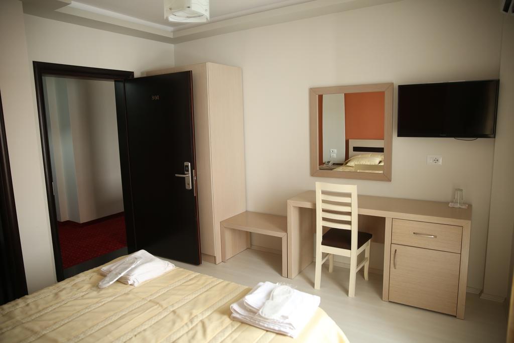 Hotel Pogradeci Rum bild