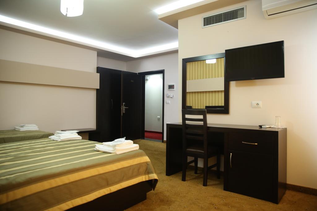 Hotel Pogradeci Rum bild