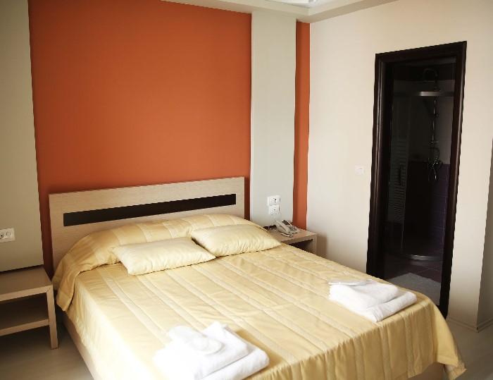 Hotel Pogradeci Exteriör bild