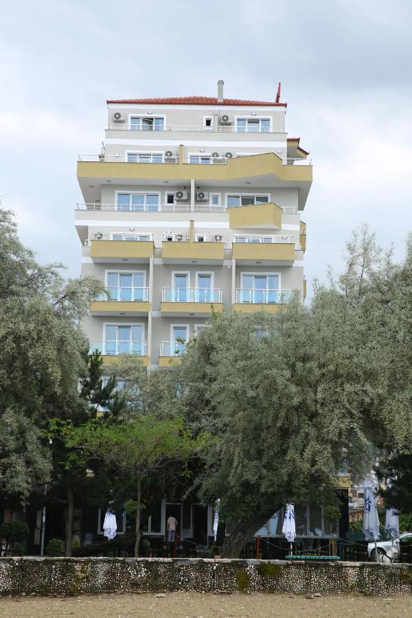 Hotel Pogradeci Exteriör bild